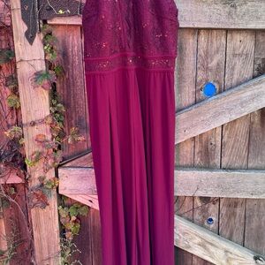 Night‎ Way Collections Burgundy Lace Jumpsuit Size 12P